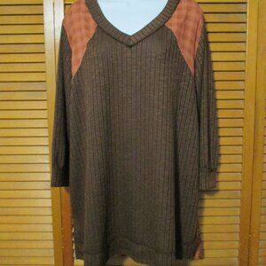 Cato NEW top V neck lightweight 2 tone, brown front floral back size XL